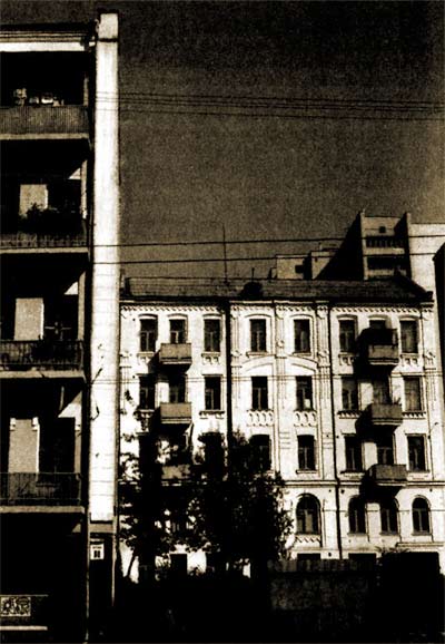 вул Артема, 66 та 68